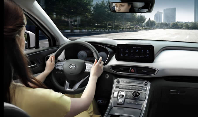 hyundai santa fe plug in hybrid 2021 interier dotykovy displej