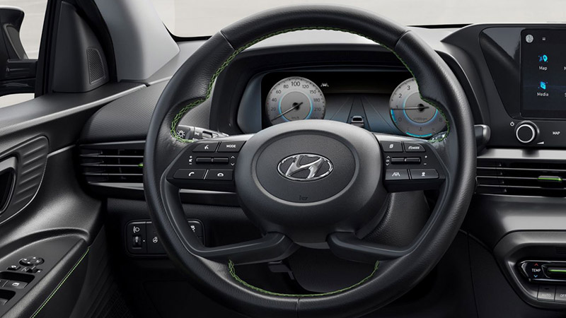 Hyundai i20 čtyřramenný volant