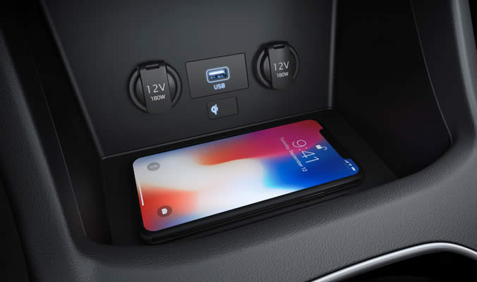 Hyundai i30 N Fastback 2020 - Dobíjení telefonu