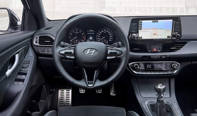 Hyundai i30 Fastback N Line - Interiér