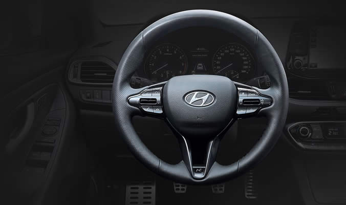 Hyundai i30 Fastback N Line - Multifunkční volant