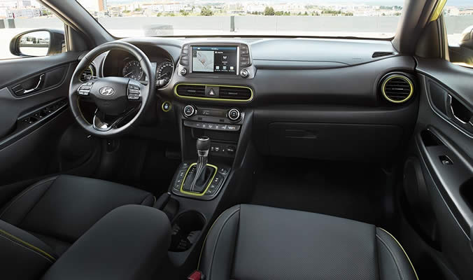 Hyundai Kona Hybrid - limetkově zelený interiér