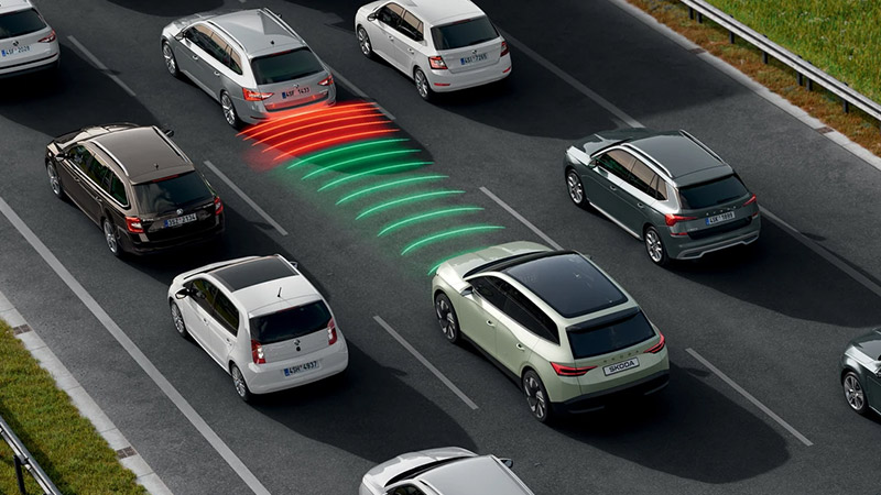 Škoda Elroq RS - Asistent při jízdě v koloně