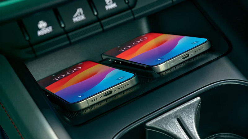 Škoda Elroq RS - Bezdrátové nabíjení telefonu