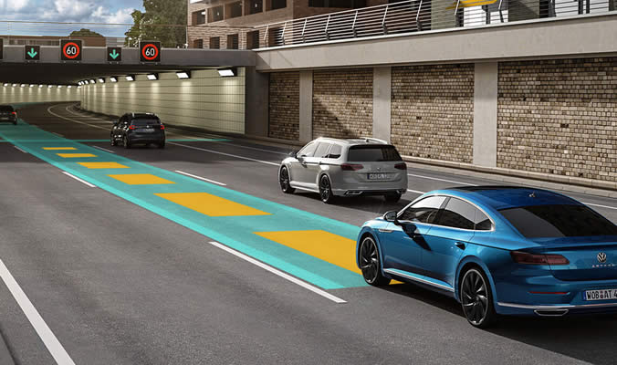 Volkswagen Arteon eHybrid travel assist