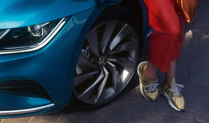 Volkswagen Arteon eHybrid kola