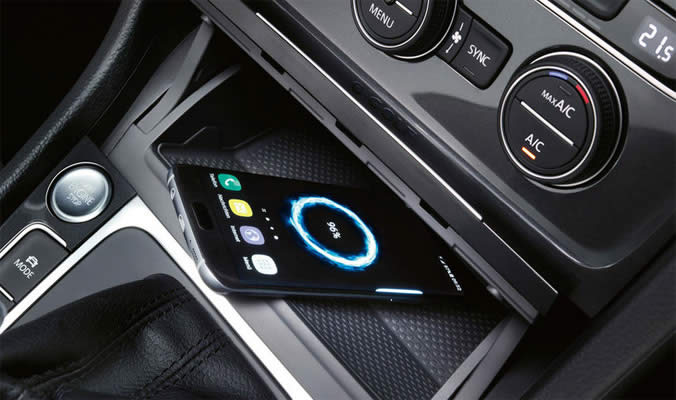 Volkswagen e-Golf - telefonování