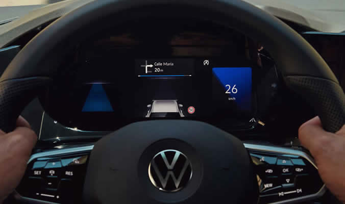 Volkswagen Golf 8 eHybrid- Digital Cockpit