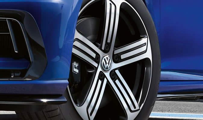 Volkswagen Golf R Variant kola