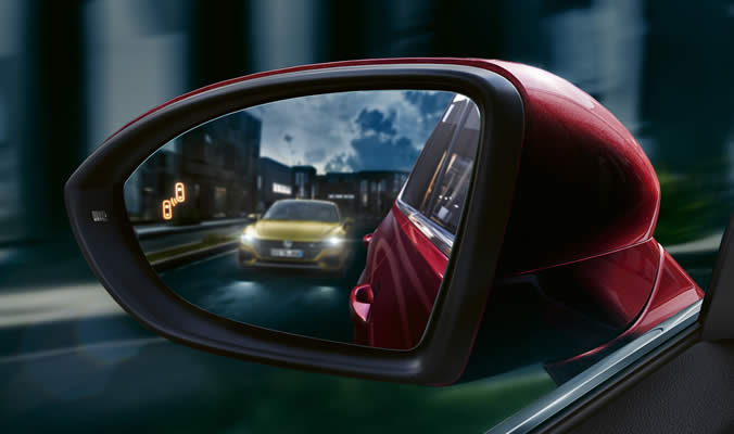 vw golf sportsvan blind spot