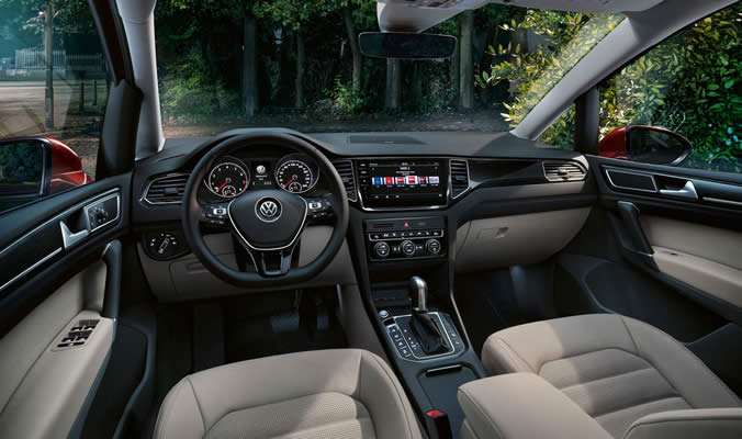 Volkswagen Golf Sportsvan - interiér