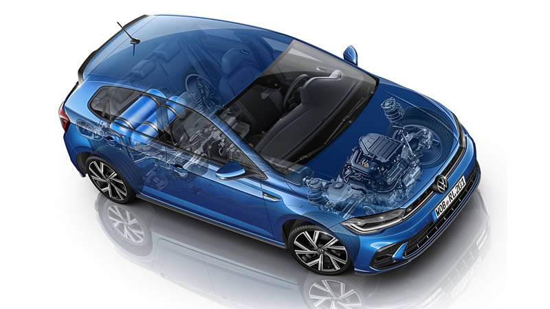 Pohled shora na model VW Polo se zobrazením pohonu a nádrží na zemní plyn