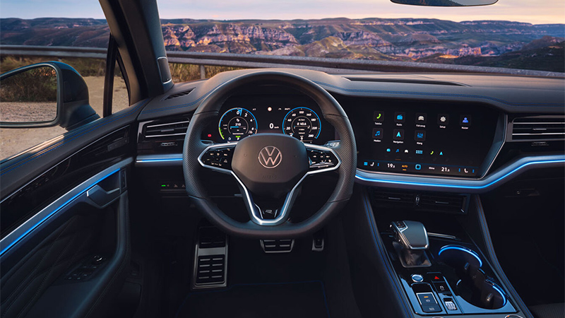 Volkswagen Touareg R eHybrid - interiér