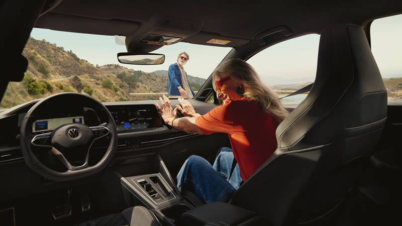 Volkswagen Golf 8 digitální přístrojová deska v interiéru