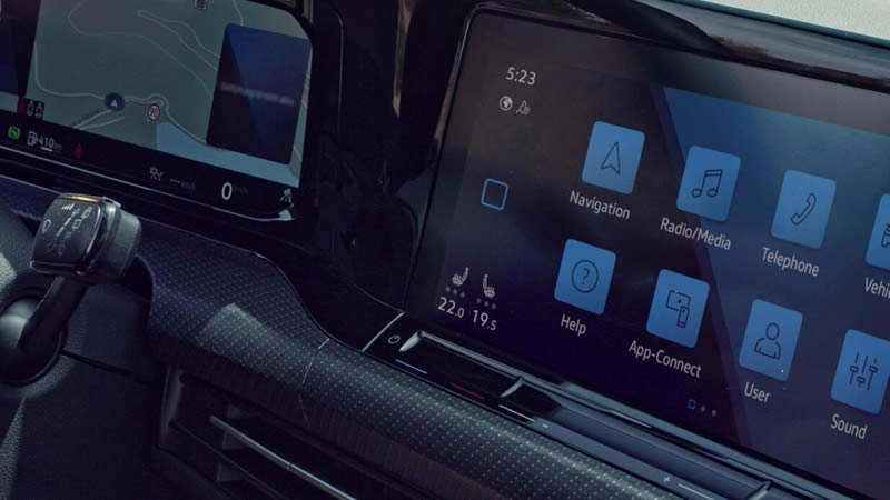 Volkswagen Golf 8 interiér a přístrojová deska Innovision Cockpit