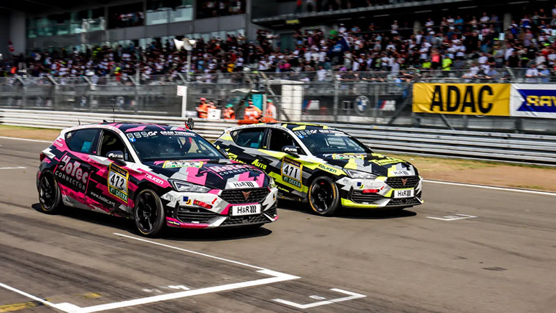 Závodní vozy Cupra Leon Competición