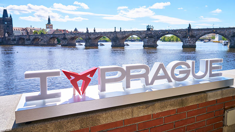 Nápis I Love Prague - CUPRA