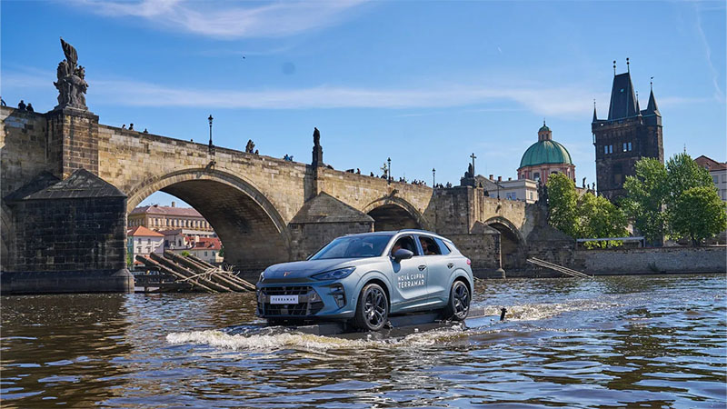 CUPRA Terramar na vlnách Vltavy