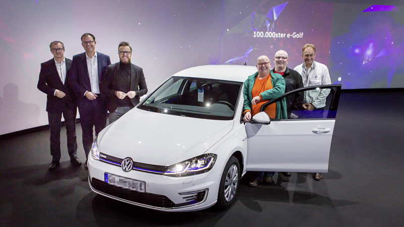Volkswagen předal zákazníkovi 100 000. vůz e-Golf