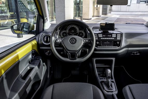 vw e up interier