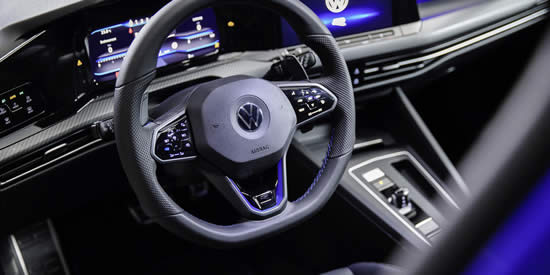 vw novy golf r prijizdi na start 04