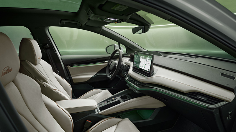 Pohled na interiér elektrického modelu Škoda