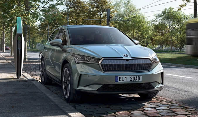 ŠKODA ENYAQ iV - Nepřehlédnutelný crystal face