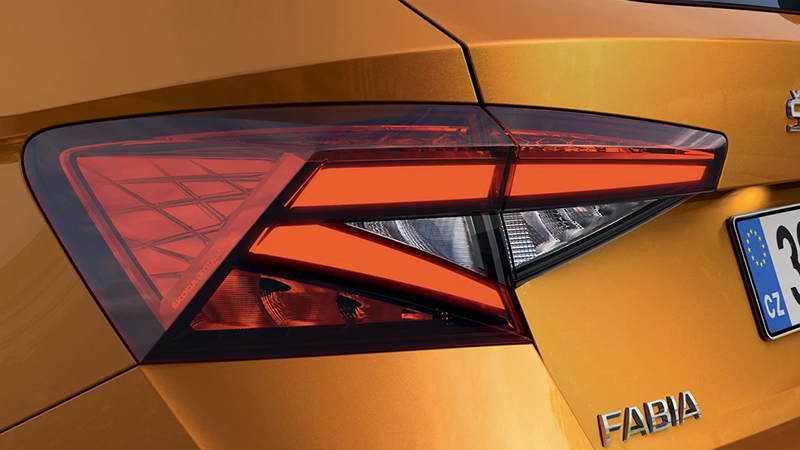 skoda fabia asistent zmeny jizdniho pruhu