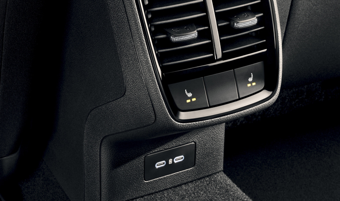 ŠKODA KAMIQ - Až 5 USB-C portů
