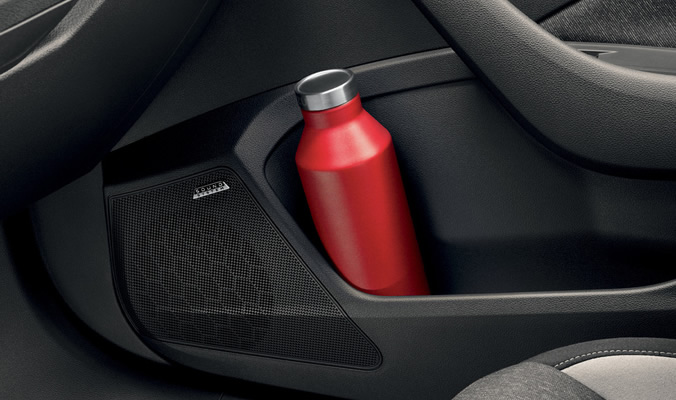 ŠKODA KAMIQ - Držáky na 1,5l lahve