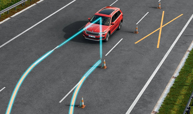 skoda kodiaq sportline 2021 adaptivni vedeni v jizdnim pruhu