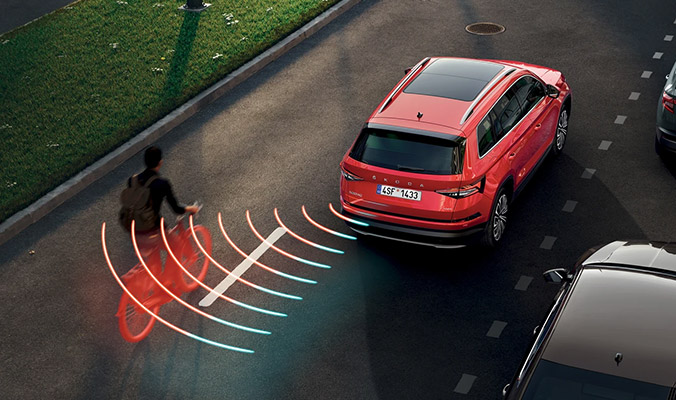 skoda kodiaq sportline 2021 asistent zmeny jizdniho pruhu