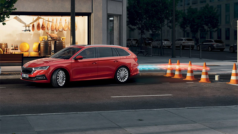 skoda octavia combi asistent pro manevrovani