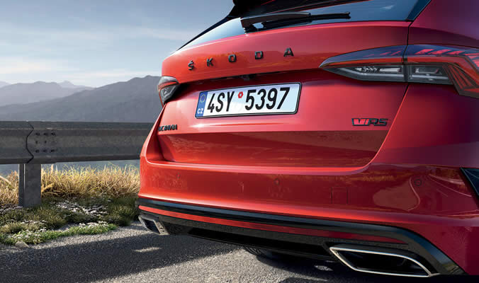 skoda octavia combi rs plug in hybrid exterier 03