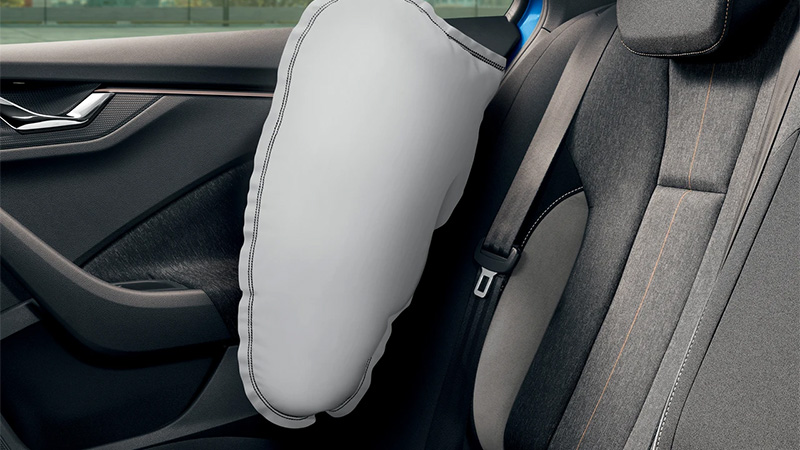 skoda scala bocni airbag v zadu